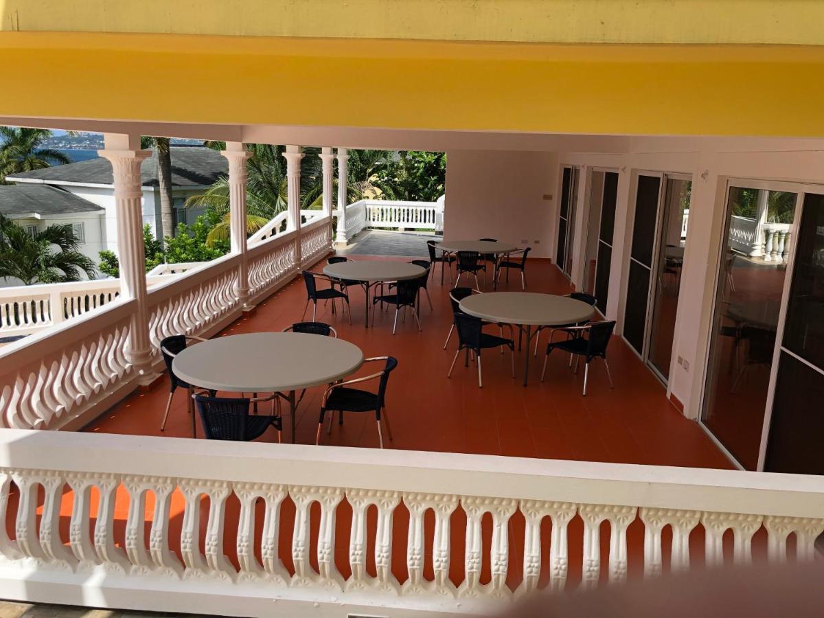 Spring Garden Mobay Resort มอนเทโกเบย์ ภายนอก รูปภาพ